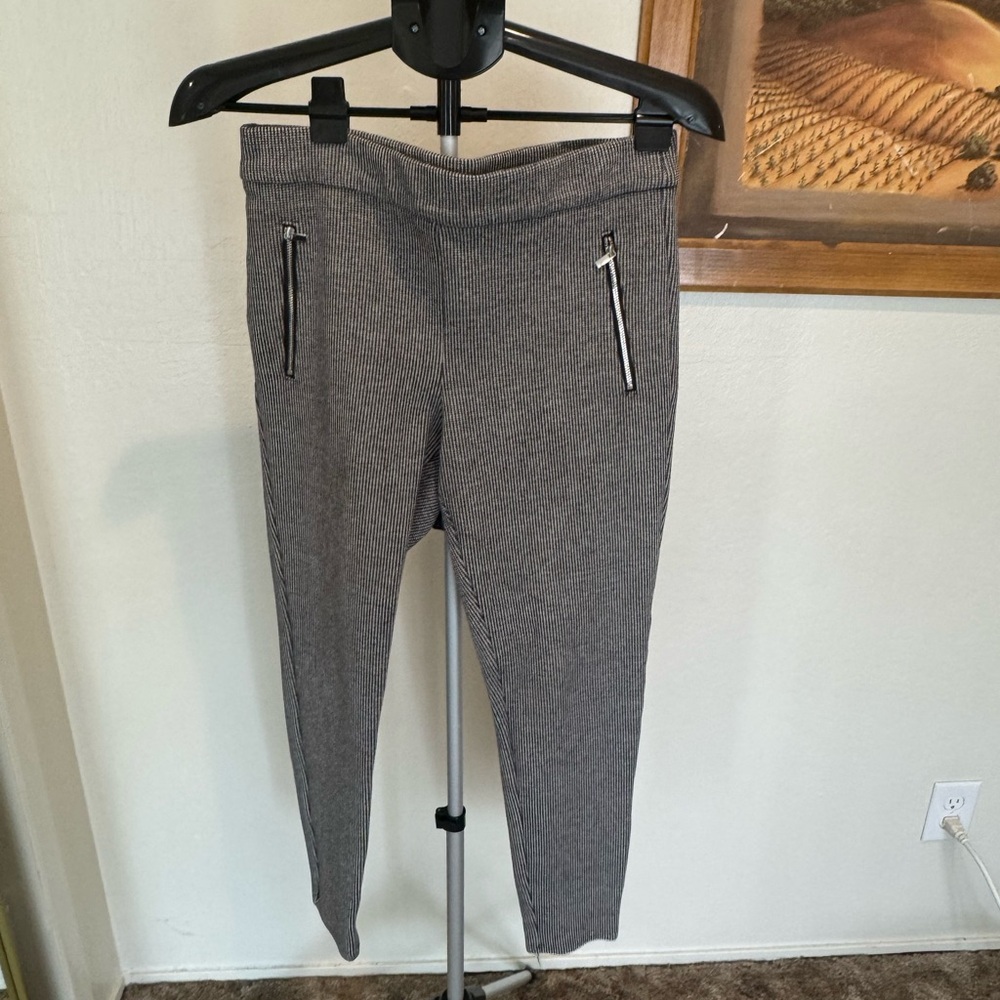 Ann Taylor Black and White Houndstooth Pants